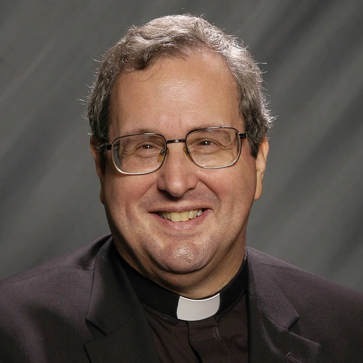 JESUIT FATHER ROBERT J. SPITZER Jesuit Father Robert J. Spitzer, president of Gonzaga University, announced March 17 that he plans to leave his post in July 2009 and will work with the school's board of trustees to initiate a transition in leadership at the Jesuit-run university in Spokane, Wash. Father Spitzer is pictured in an undated photo. (CNS photo/Image Studio, courtesy of Gonzaga University) (March 19, 2008) See GONZAGA-SPITZER March 19, 2008.